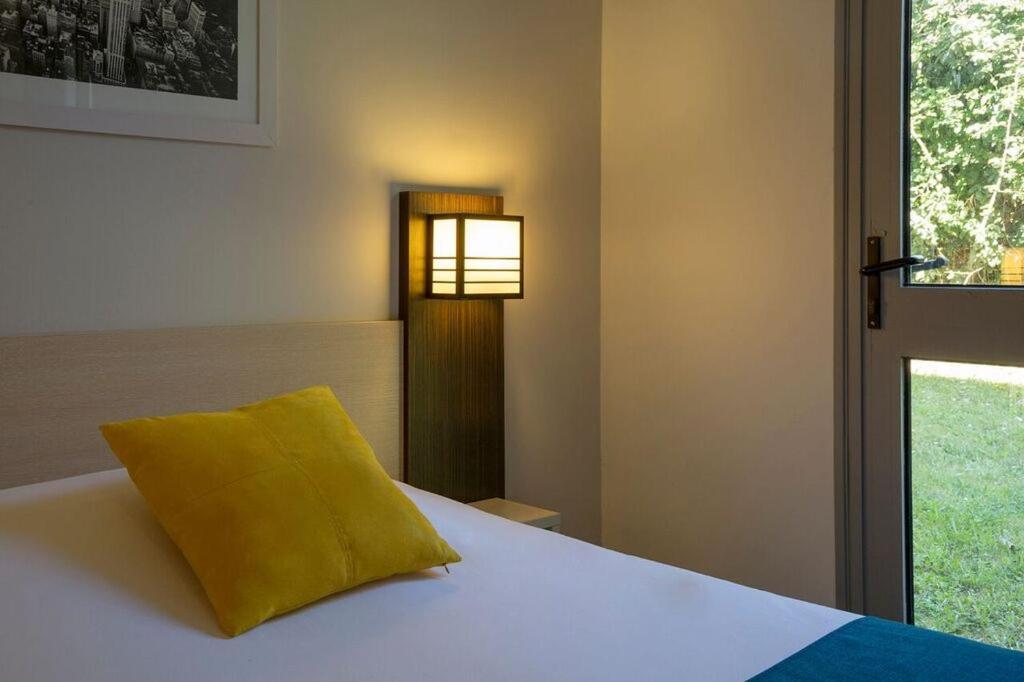The Originals City, Hotel Novella Confort, Nantes Est Каркефу Екстериор снимка