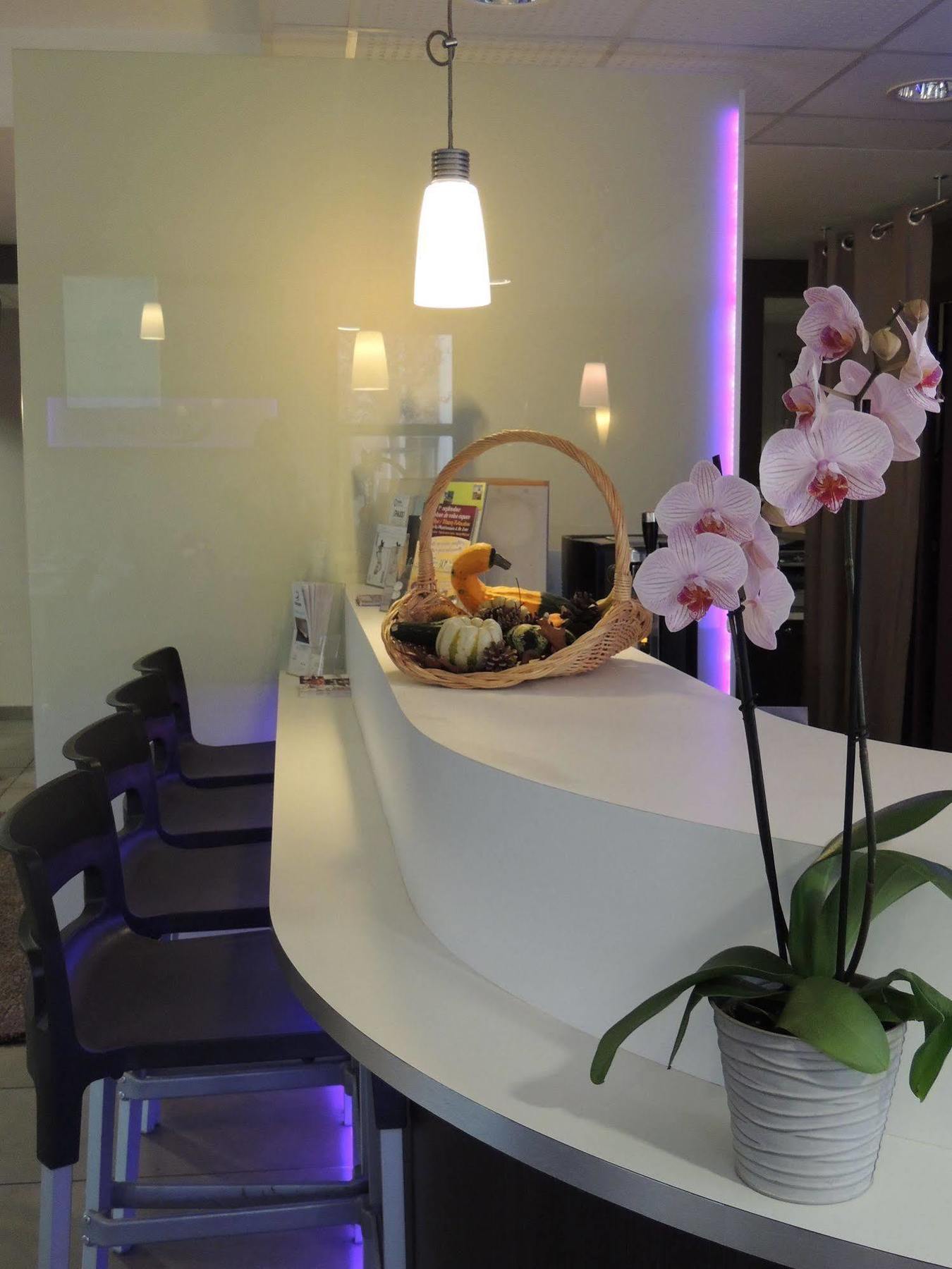 The Originals City, Hotel Novella Confort, Nantes Est Каркефу Екстериор снимка