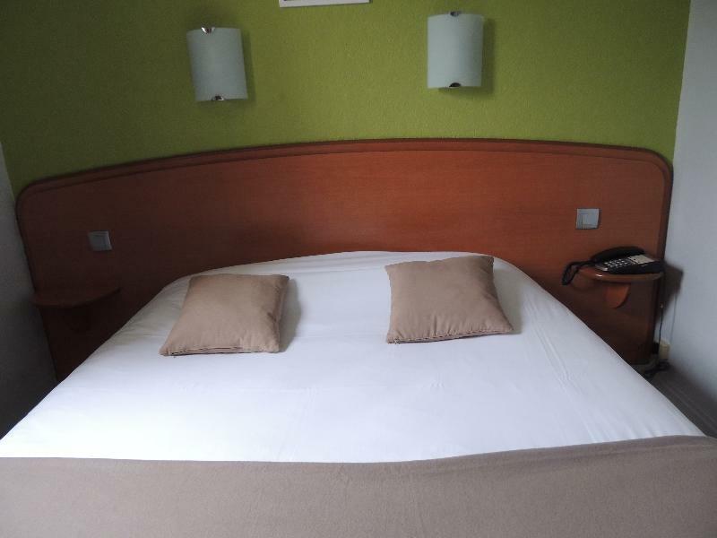 The Originals City, Hotel Novella Confort, Nantes Est Каркефу Екстериор снимка